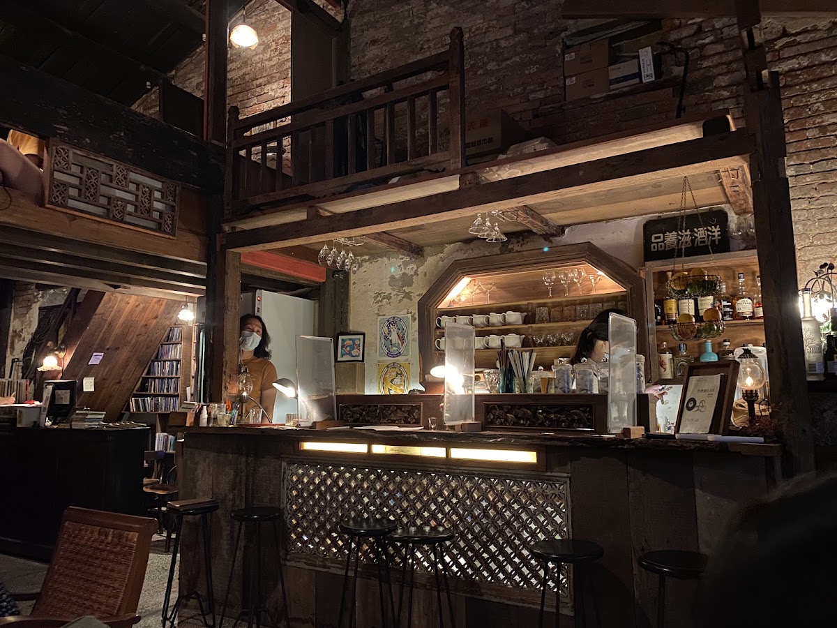 LOLA蘿拉冷飲店